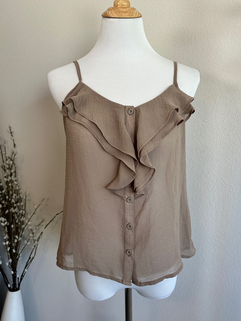 Forever 21 XXi beige sleeveless blouse